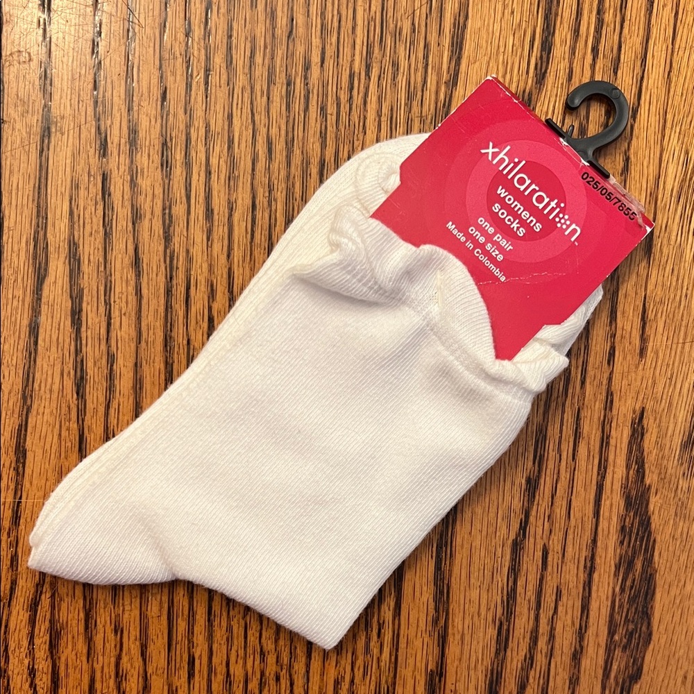Vintage Y2K Xhilaration Women's Tall Crew Socks Ruffled White NWT NEW Cotton